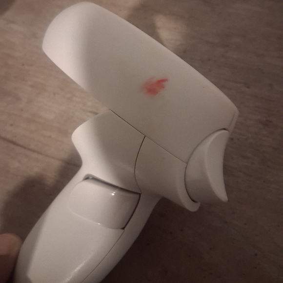 Meta / Oculus Quest 2 VR Controller Pair Left and Right. UNTESTED- PARTS ONLY!!! - Picture 6 of 8